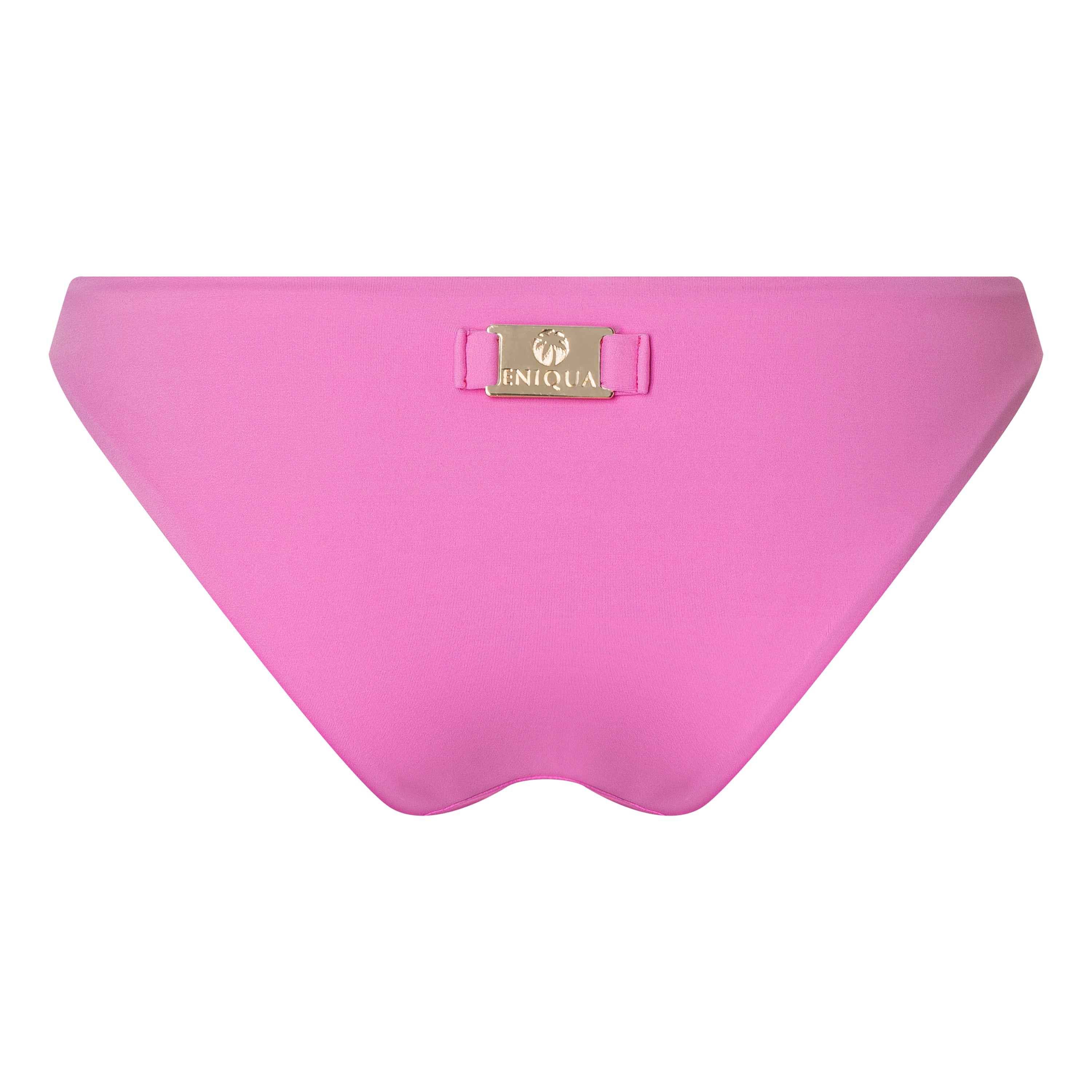 Bikiniunterteil von Eniqua in leuchtendem Rosa mit einem goldenen, rechteckigen Metalllogoplättchen in der Mitte des Bunds, das in Italien fachmännisch gefertigt wurde.