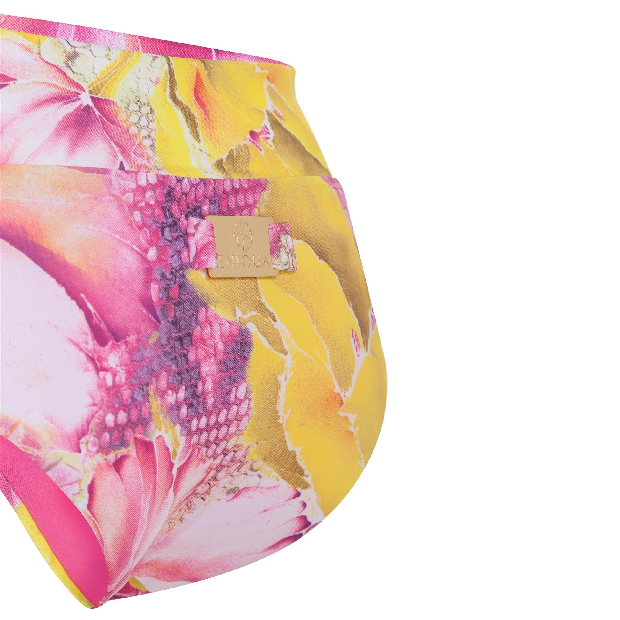 Eniqua - Summer Bloom Triangle